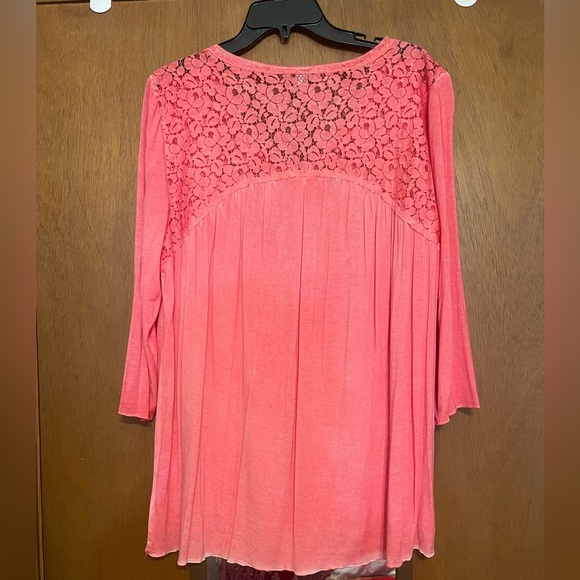 New Directions Woman top 1X. - Picture 3 of 10